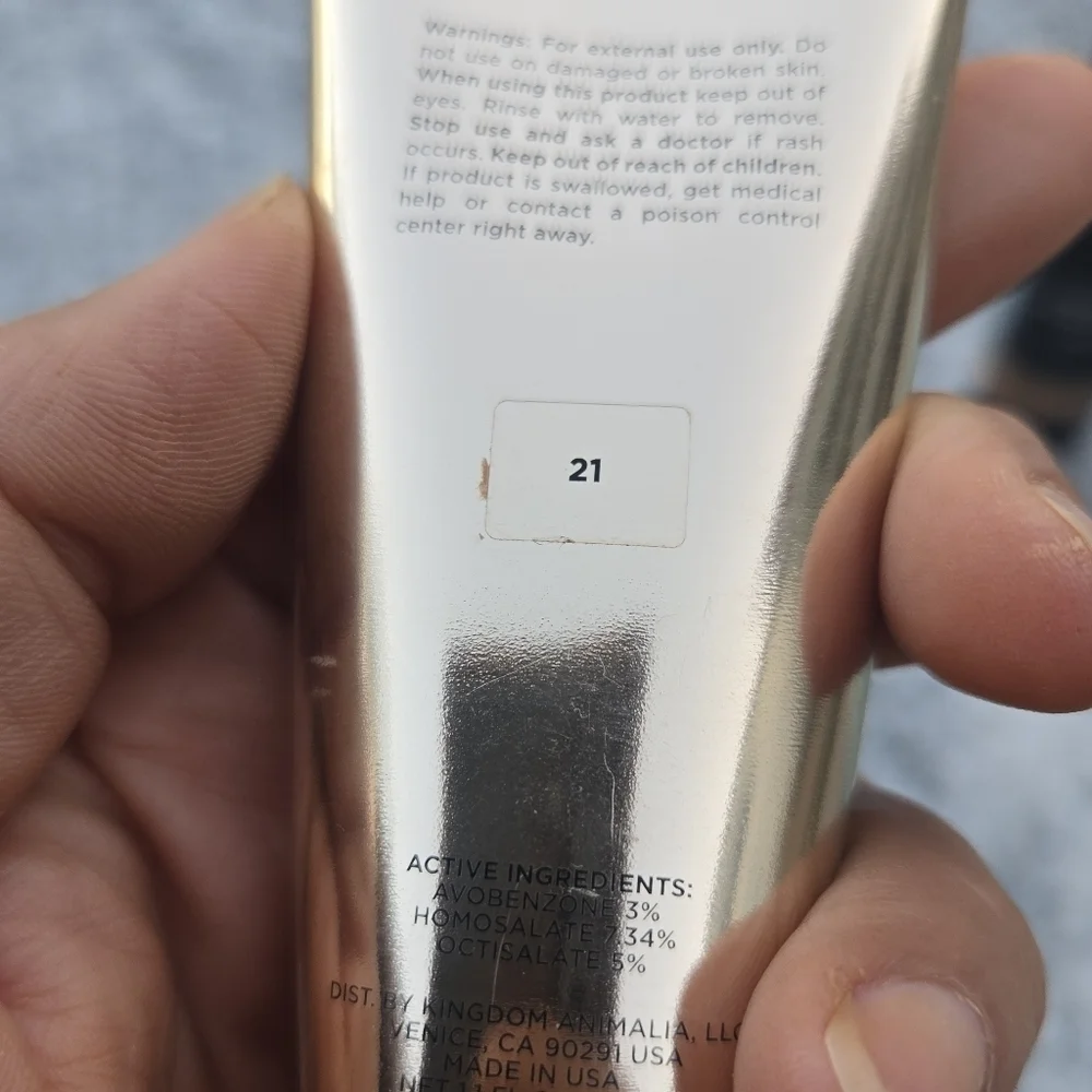 Hourglass Illusion Luminous Glow Foundation SPF 30 Shade 21